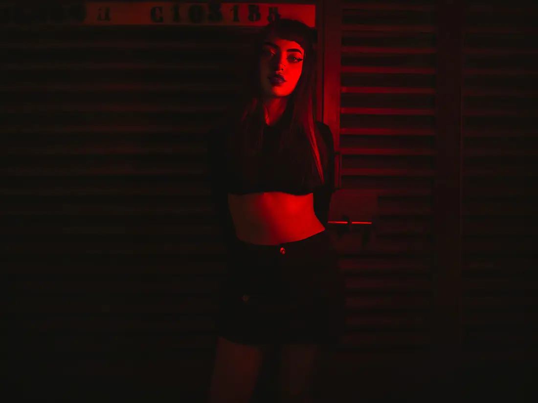 Persiana — noise dark · Portrait Canarias